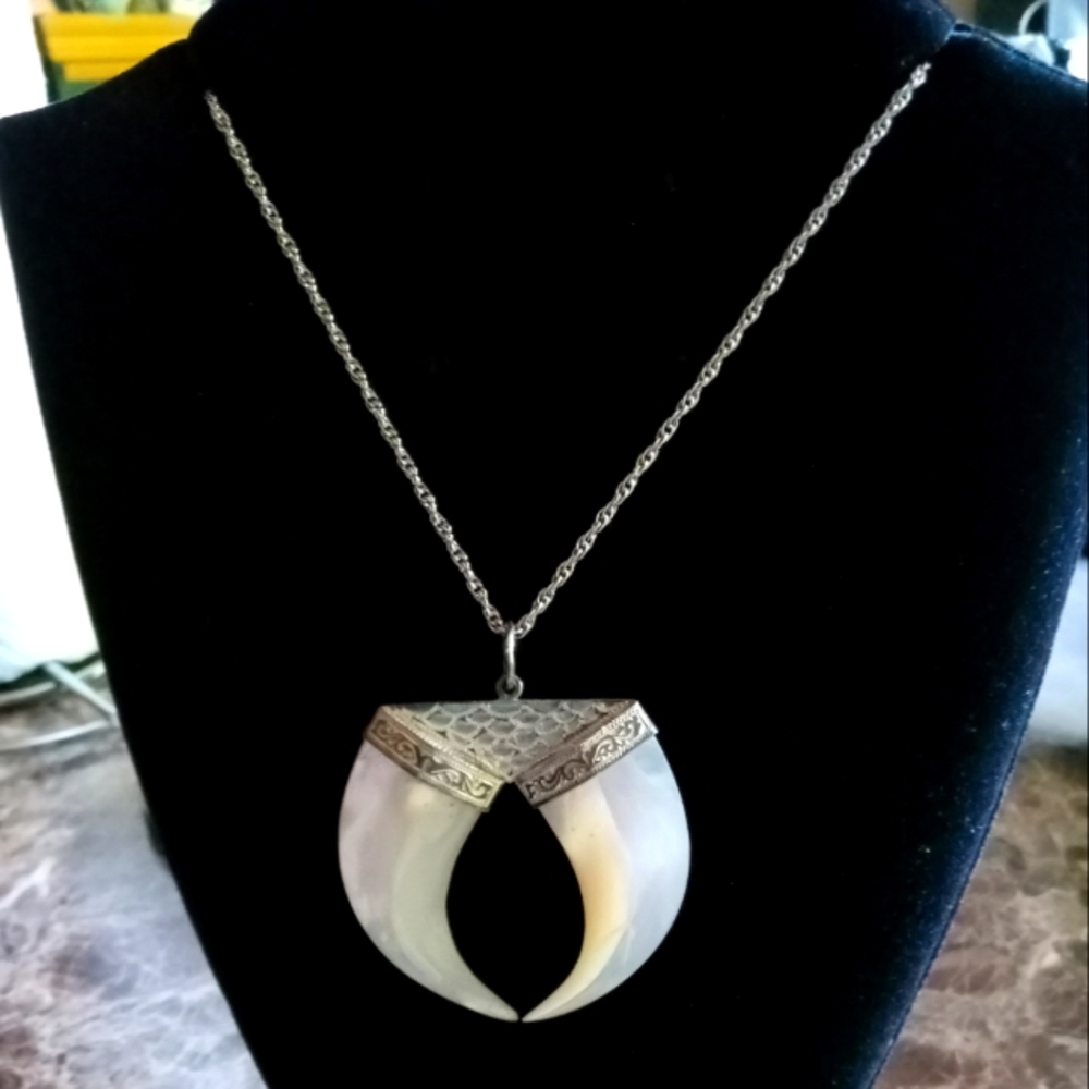 RARE sterling silver double mother pearl Fang necklace